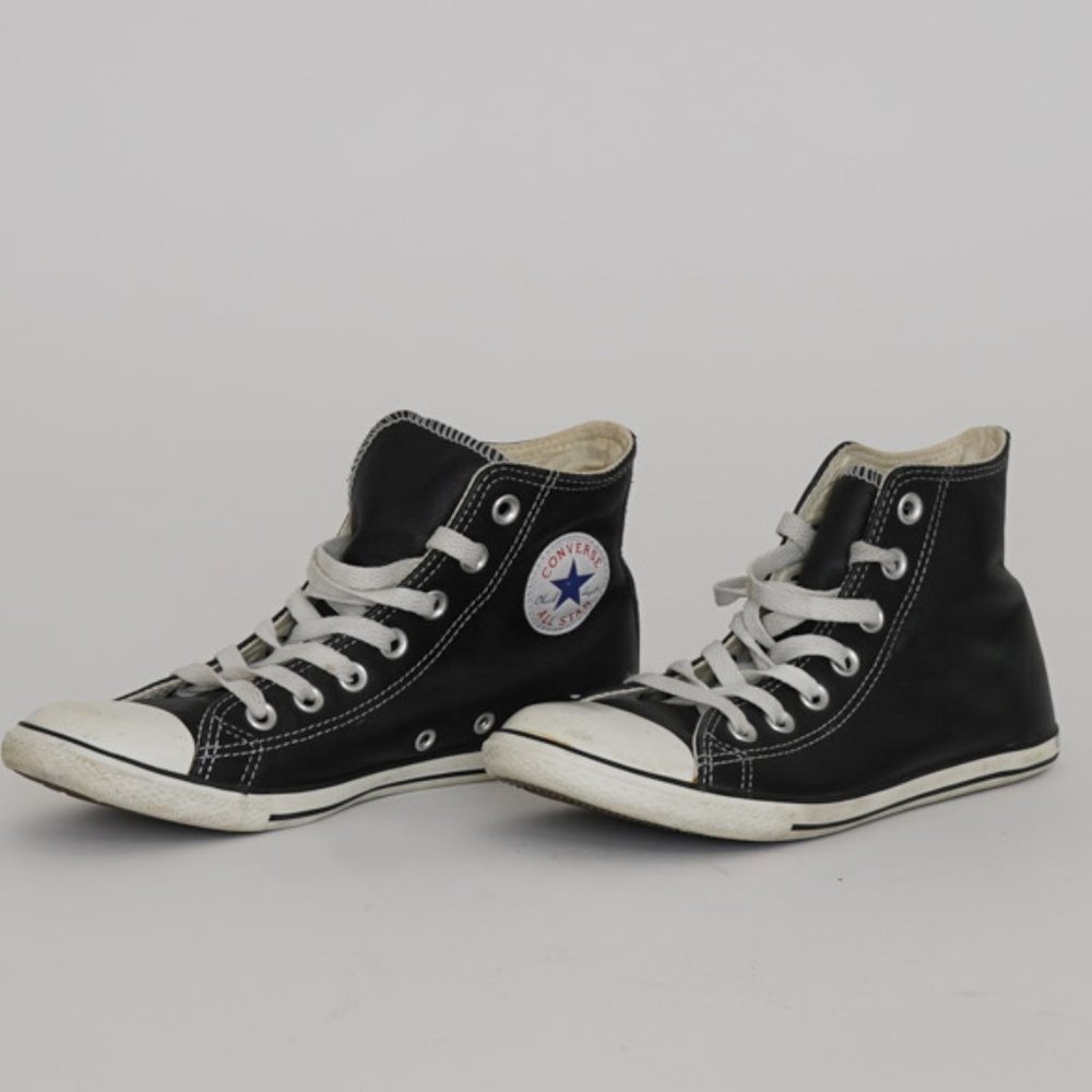 Converse Black Leather Sneaker